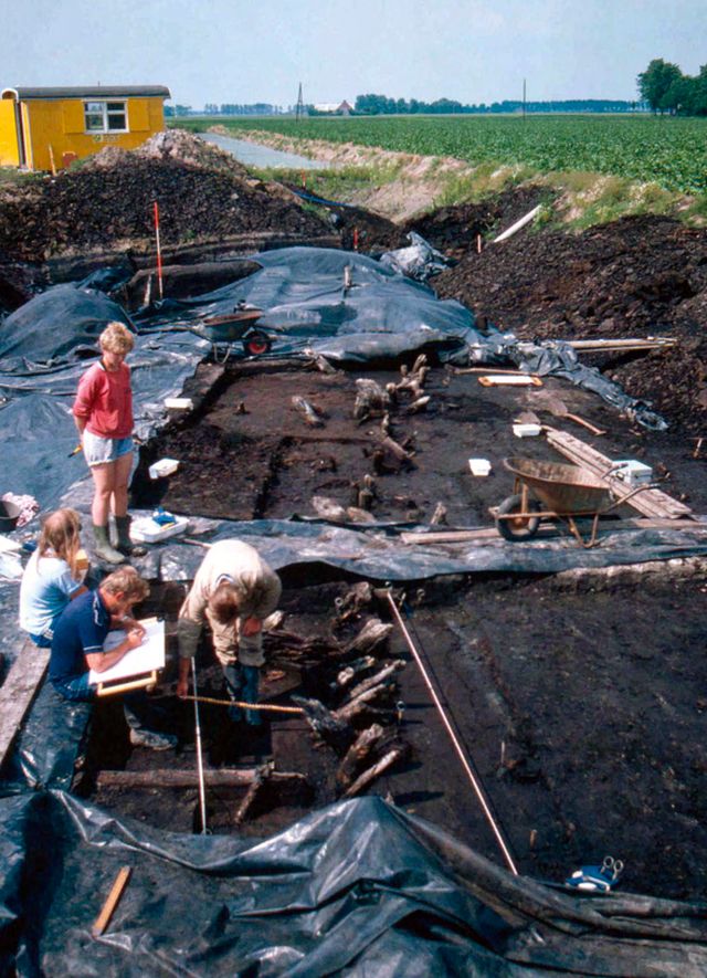Opgraving van de Romeinse boerderij in 1983.
